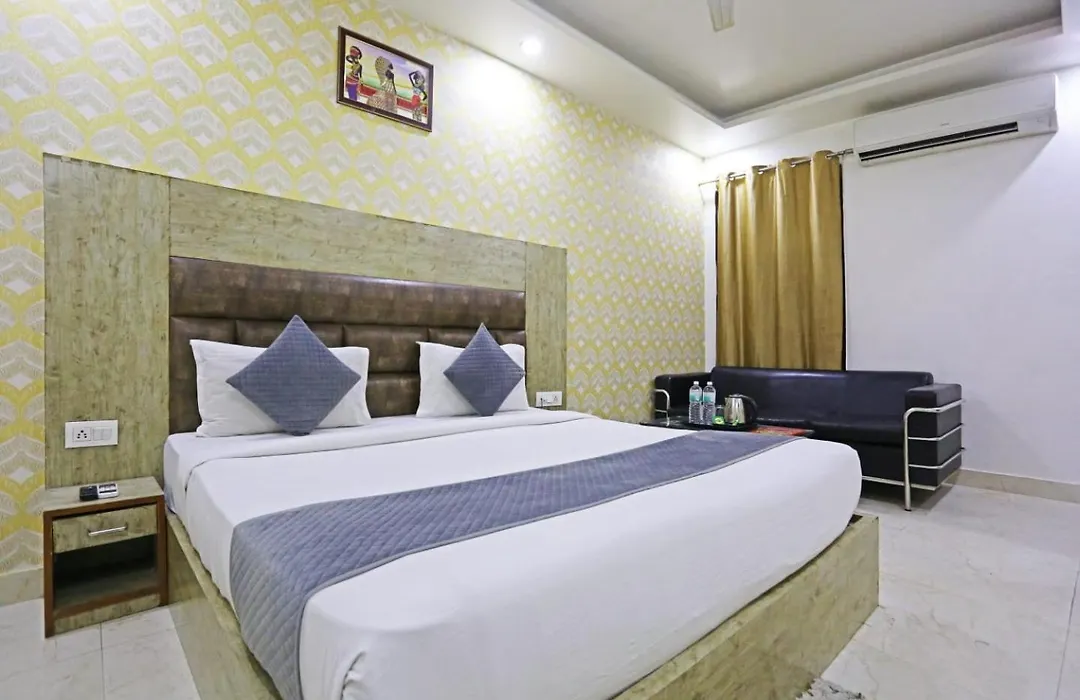 Hotel Claytone Near Delhi Airport-1